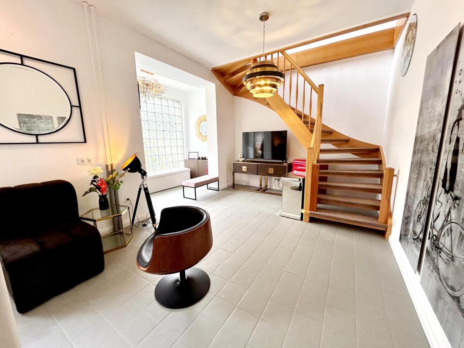 Duplex Apartment Ullstein- 4 Bedrooms, 2 Bathrooms, Living Room, 2 Parking Spaces, Boxspringbeds, Family & Business Apartment! Berlin Exterior photo