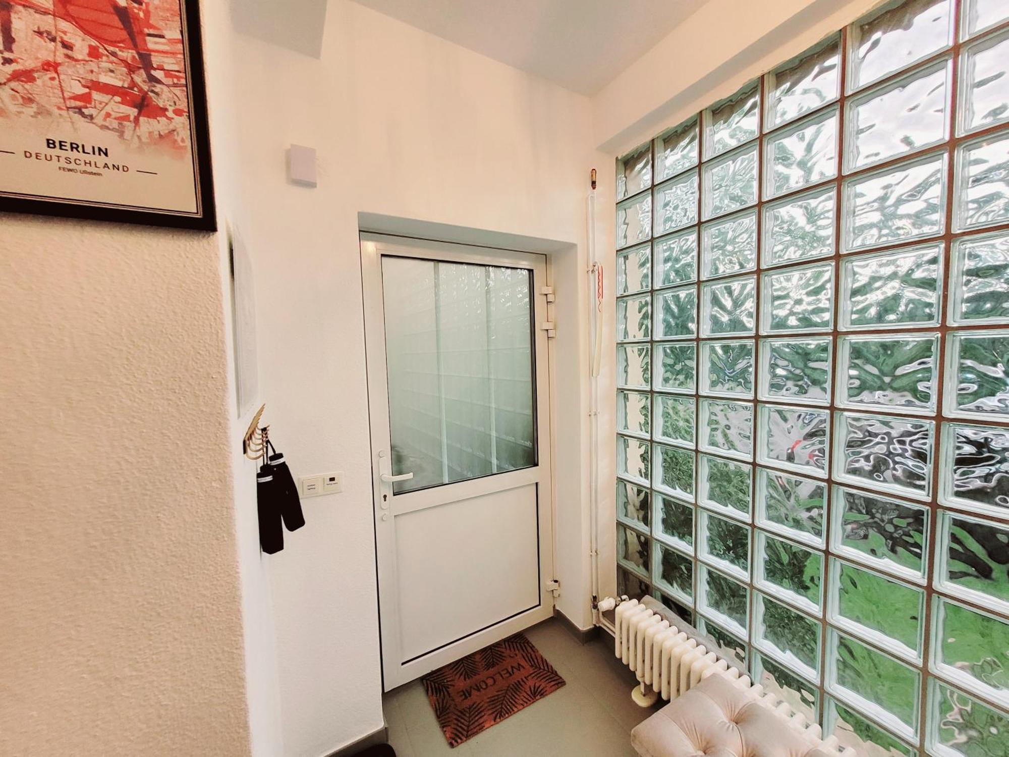 Duplex Apartment Ullstein- 4 Bedrooms, 2 Bathrooms, Living Room, 2 Parking Spaces, Boxspringbeds, Family & Business Apartment! Berlin Exterior photo
